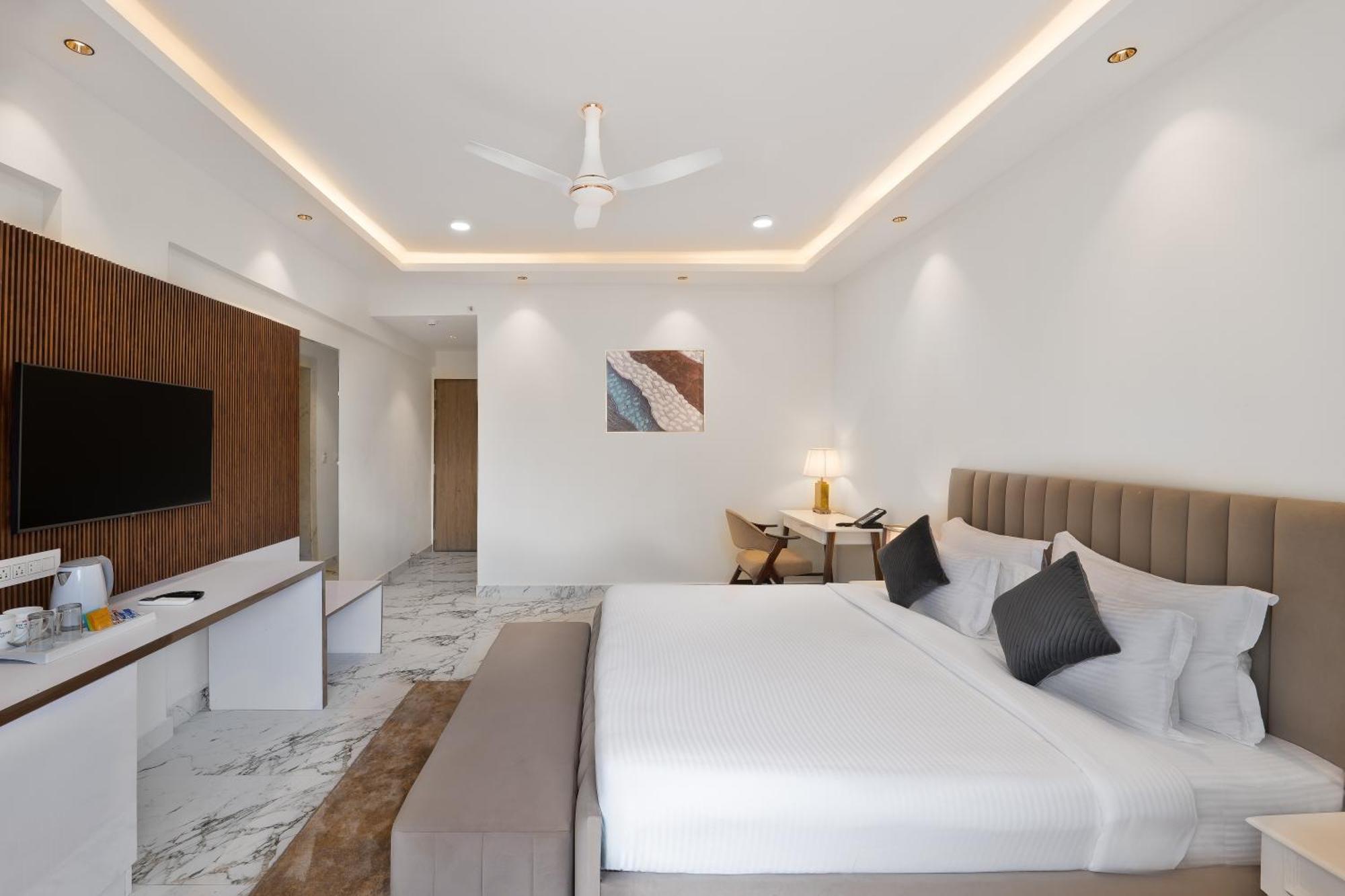 White Wharf Beach Resort Morjim Goa المظهر الخارجي الصورة
