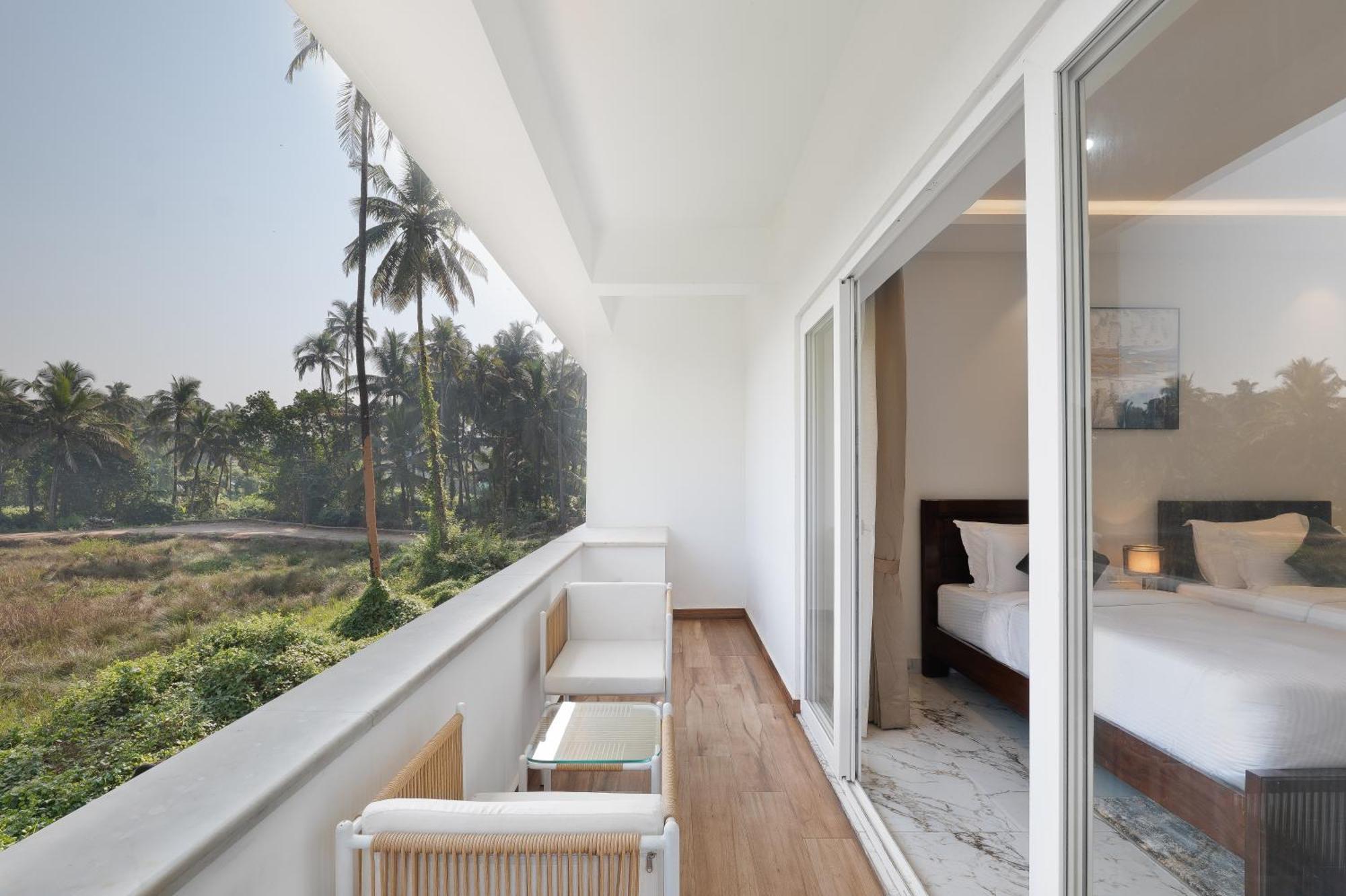 White Wharf Beach Resort Morjim Goa المظهر الخارجي الصورة