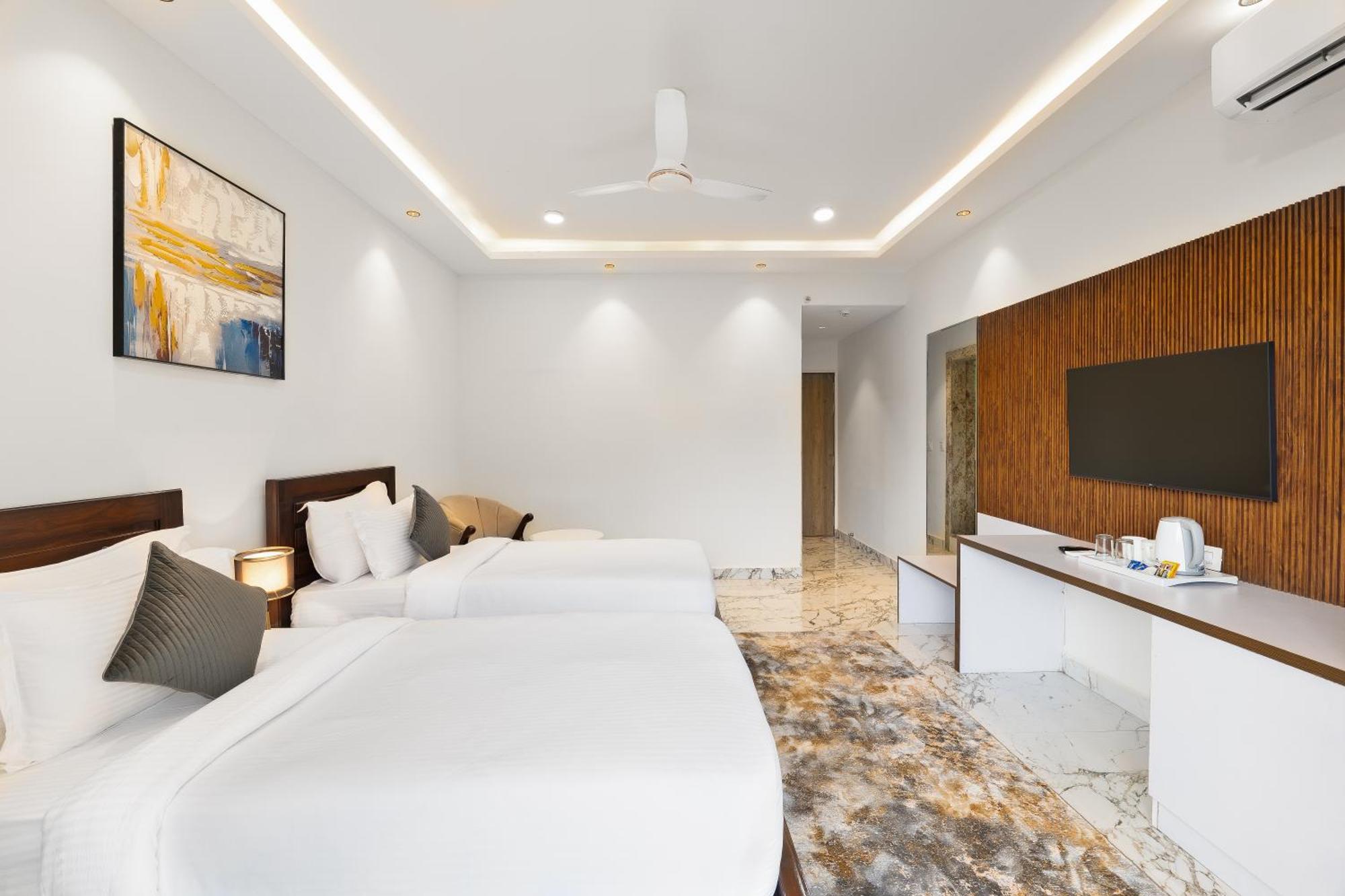 White Wharf Beach Resort Morjim Goa المظهر الخارجي الصورة