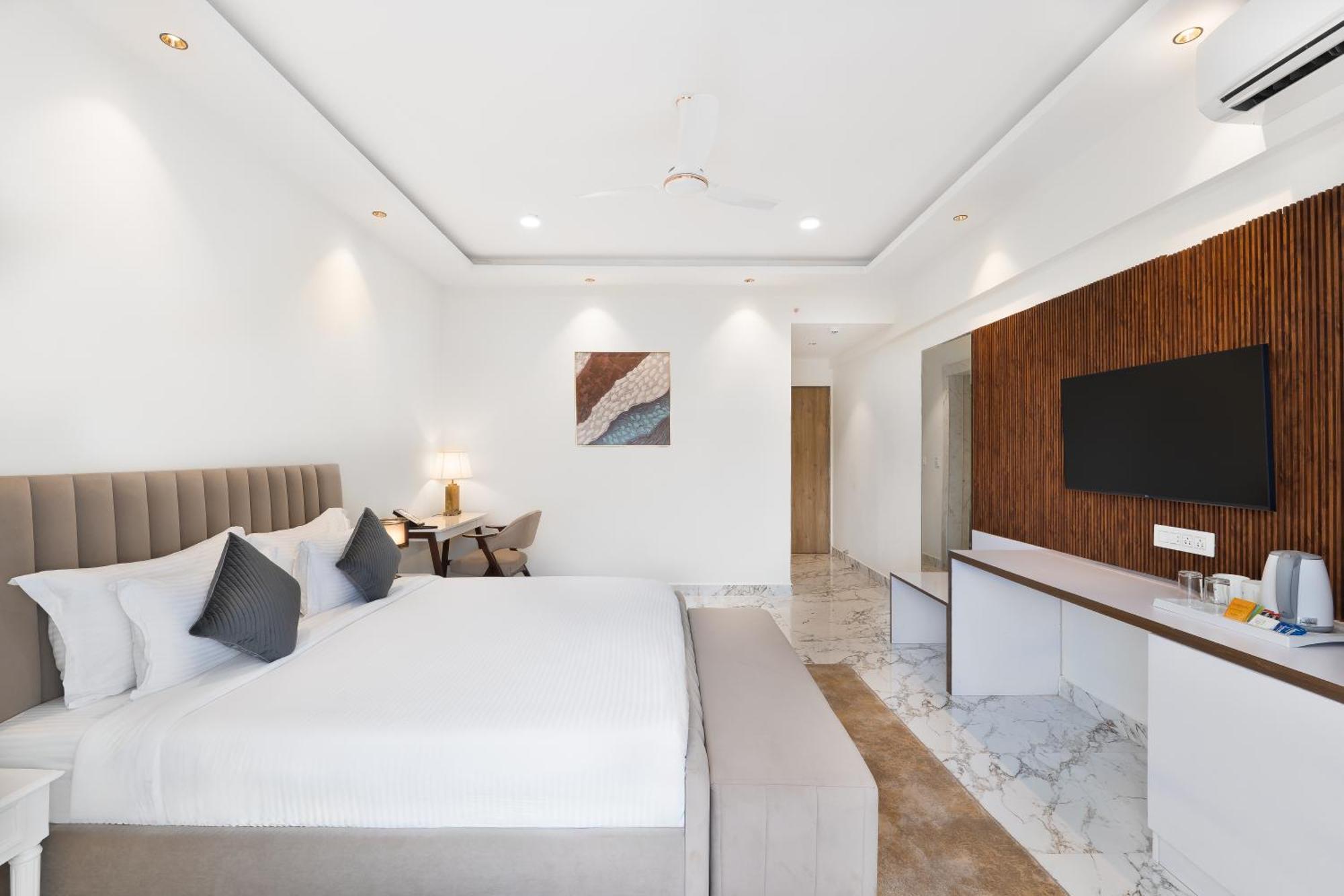 White Wharf Beach Resort Morjim Goa المظهر الخارجي الصورة