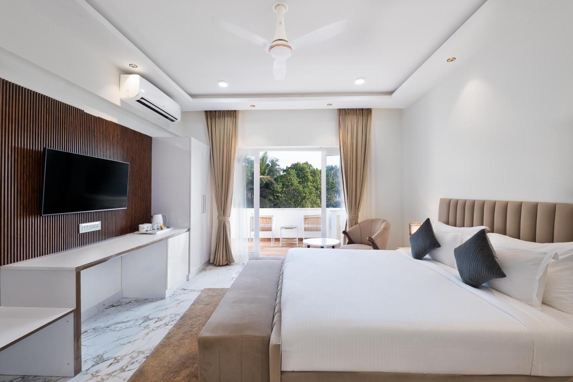 White Wharf Beach Resort Morjim Goa المظهر الخارجي الصورة