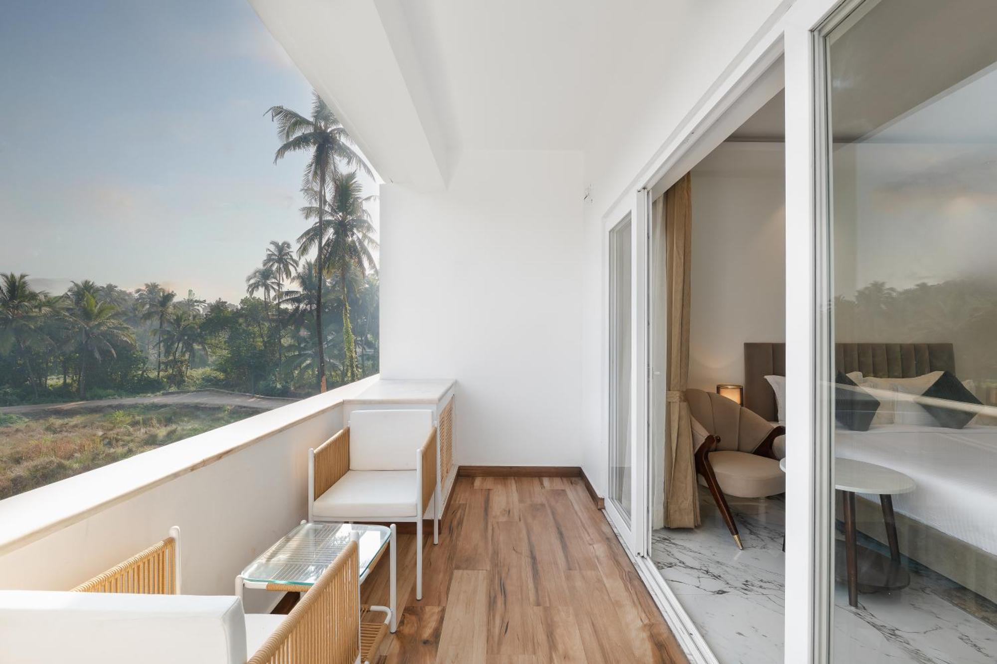 White Wharf Beach Resort Morjim Goa المظهر الخارجي الصورة