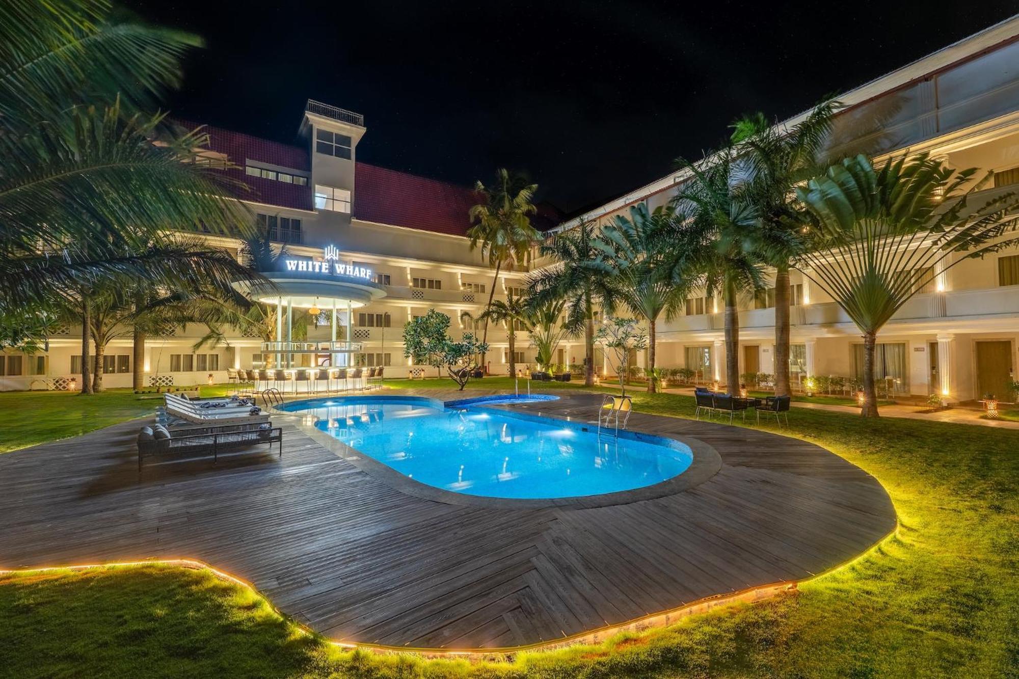 White Wharf Beach Resort Morjim Goa المظهر الخارجي الصورة