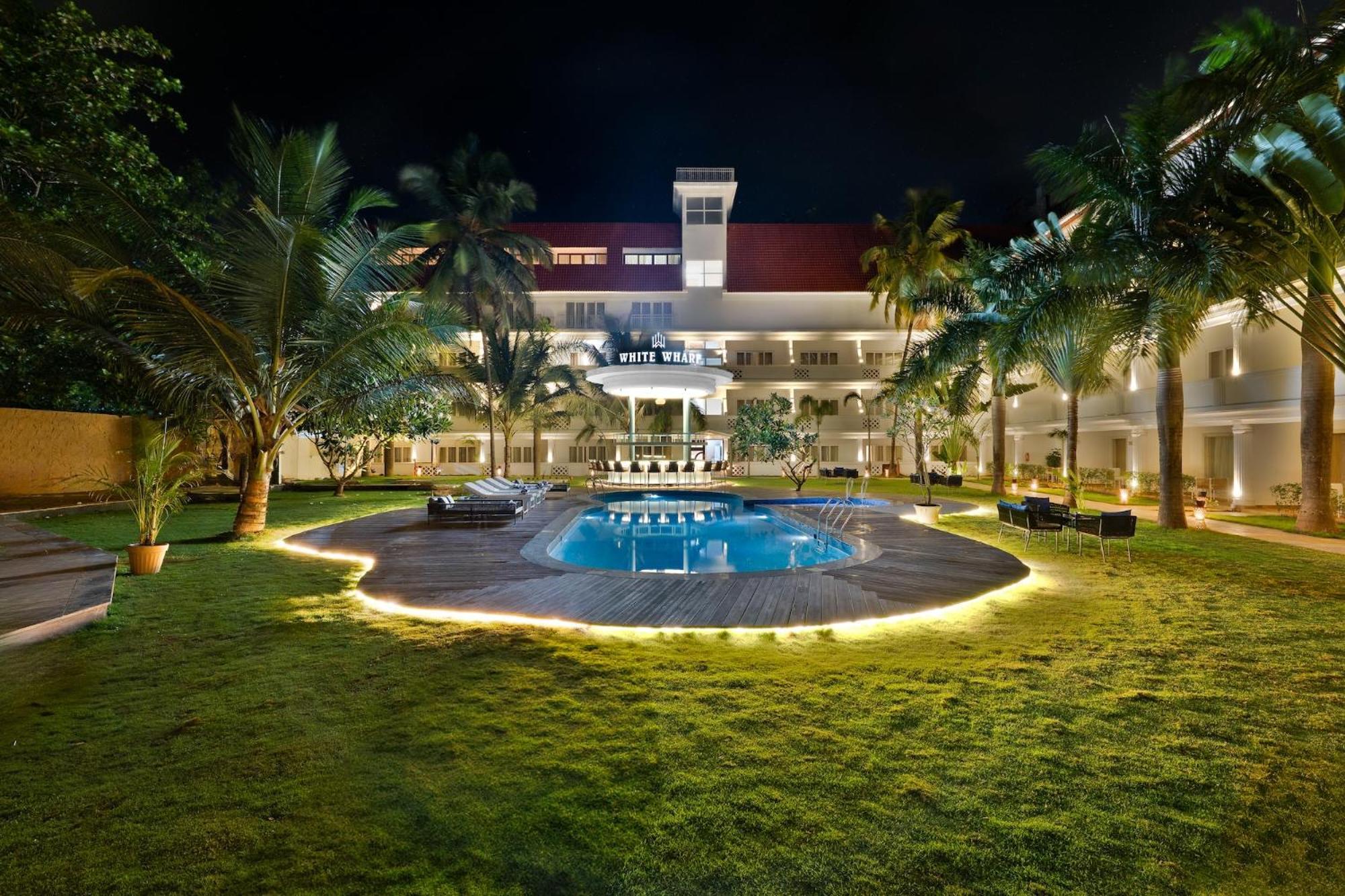 White Wharf Beach Resort Morjim Goa المظهر الخارجي الصورة